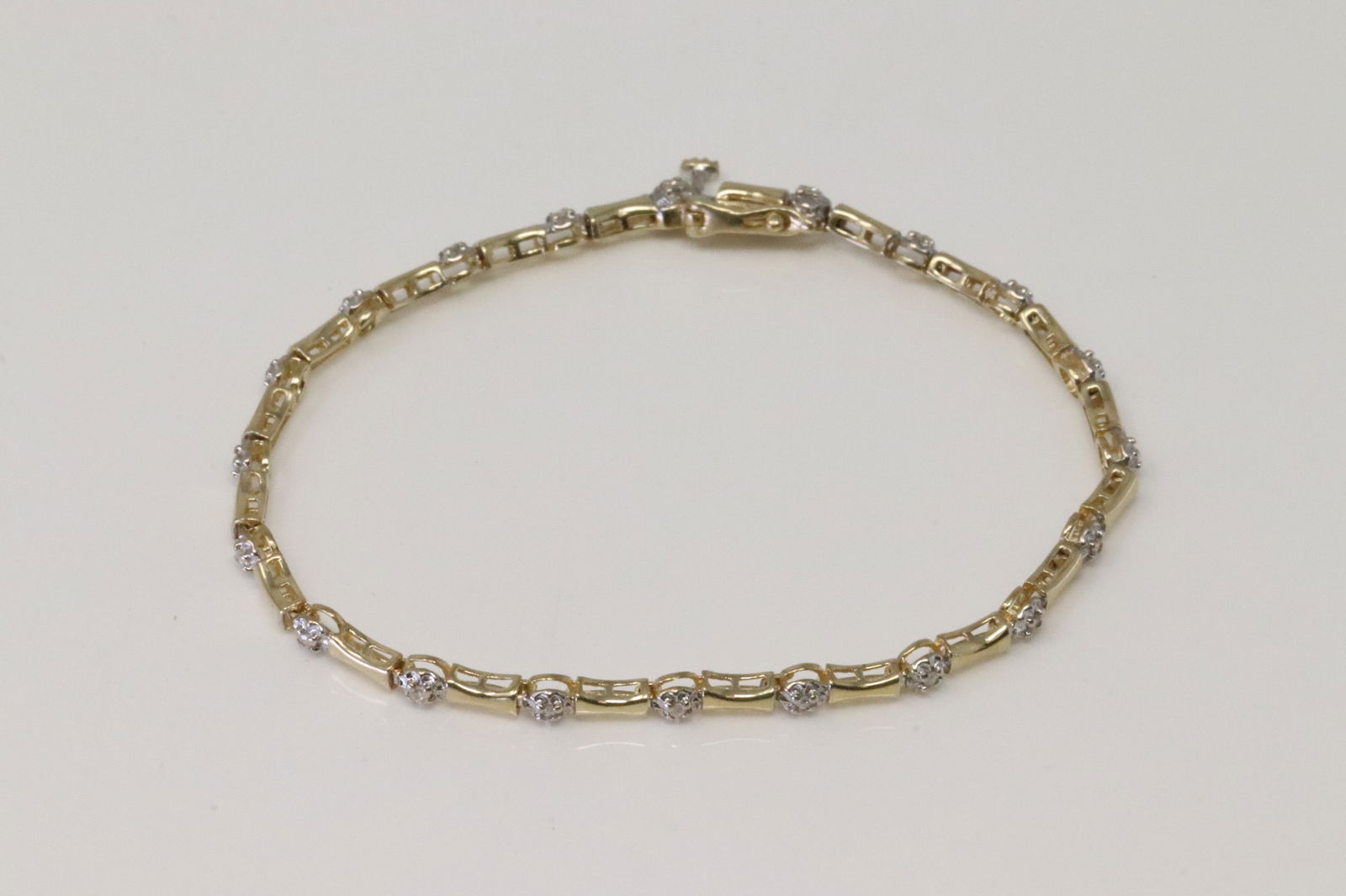 Diamond Bracelet 10Kt. (1 of 4)