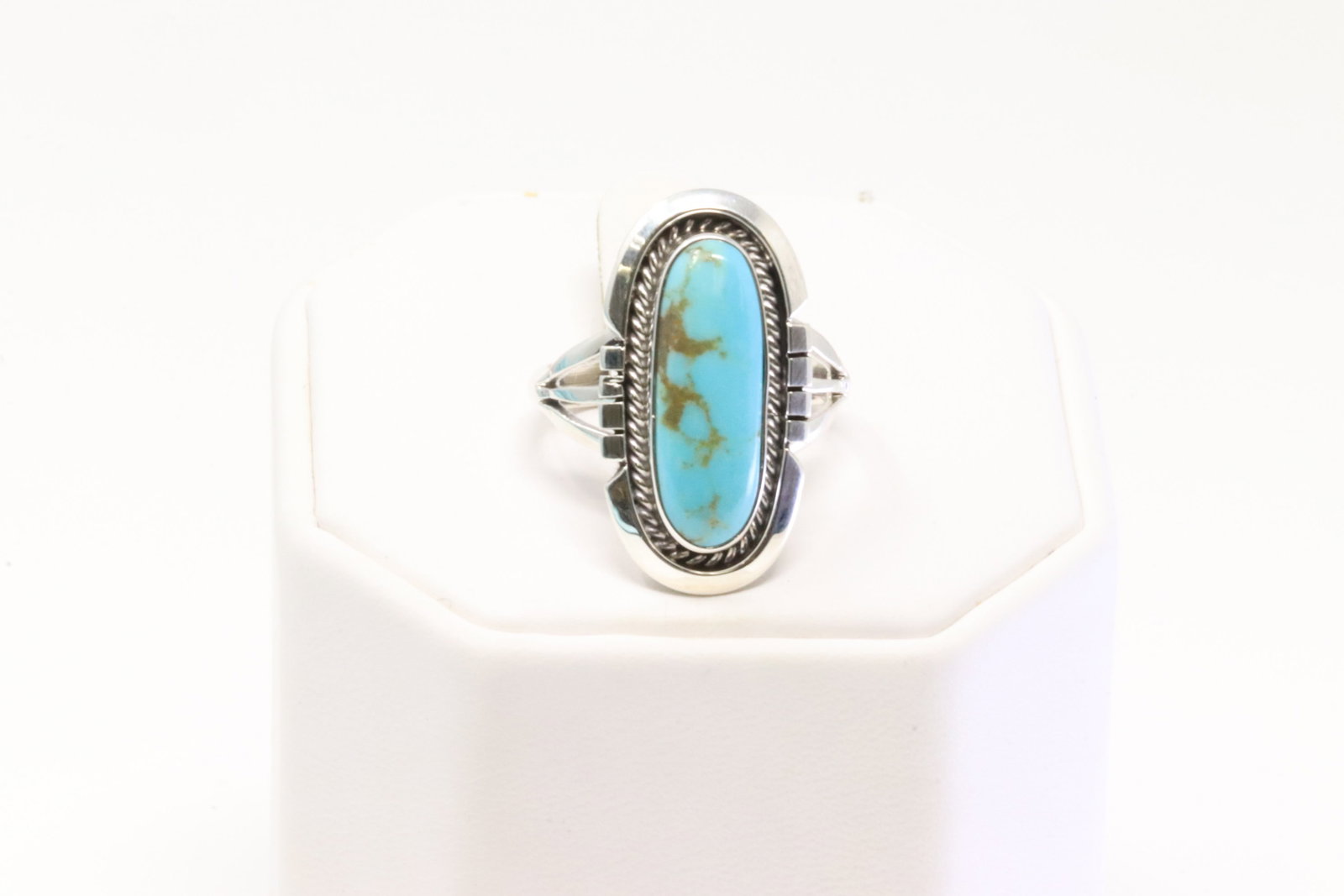Native America Navajo Sterling Silver Turquoise Ring By Samuel Yellowhair.: This is a Native America Navajo Sterling Silver Turquoise Ring By Samuel Yellowhair. Ring size: 7.50.