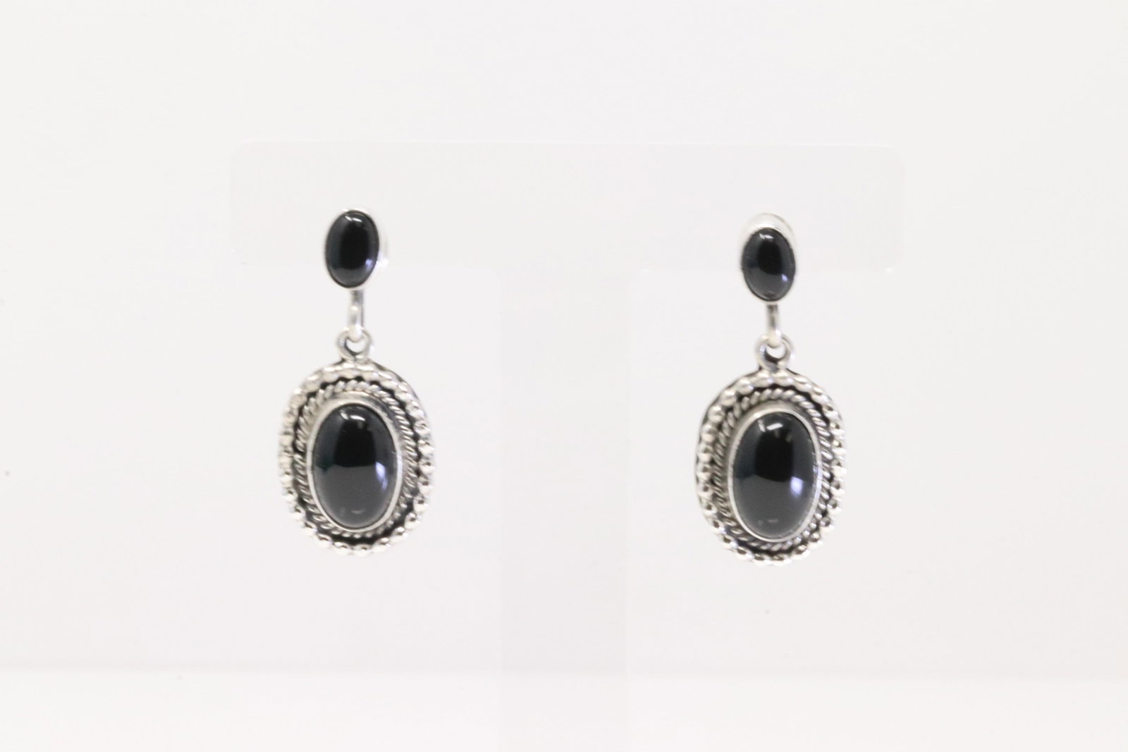 Native America Navajo Sterling Silver Black Onyx Post / Dangling Earring's By Verley Betone.: This is a Native America Navajo Sterling Silver Black Onyx Post / Dangling Earring's By Verley Betone.