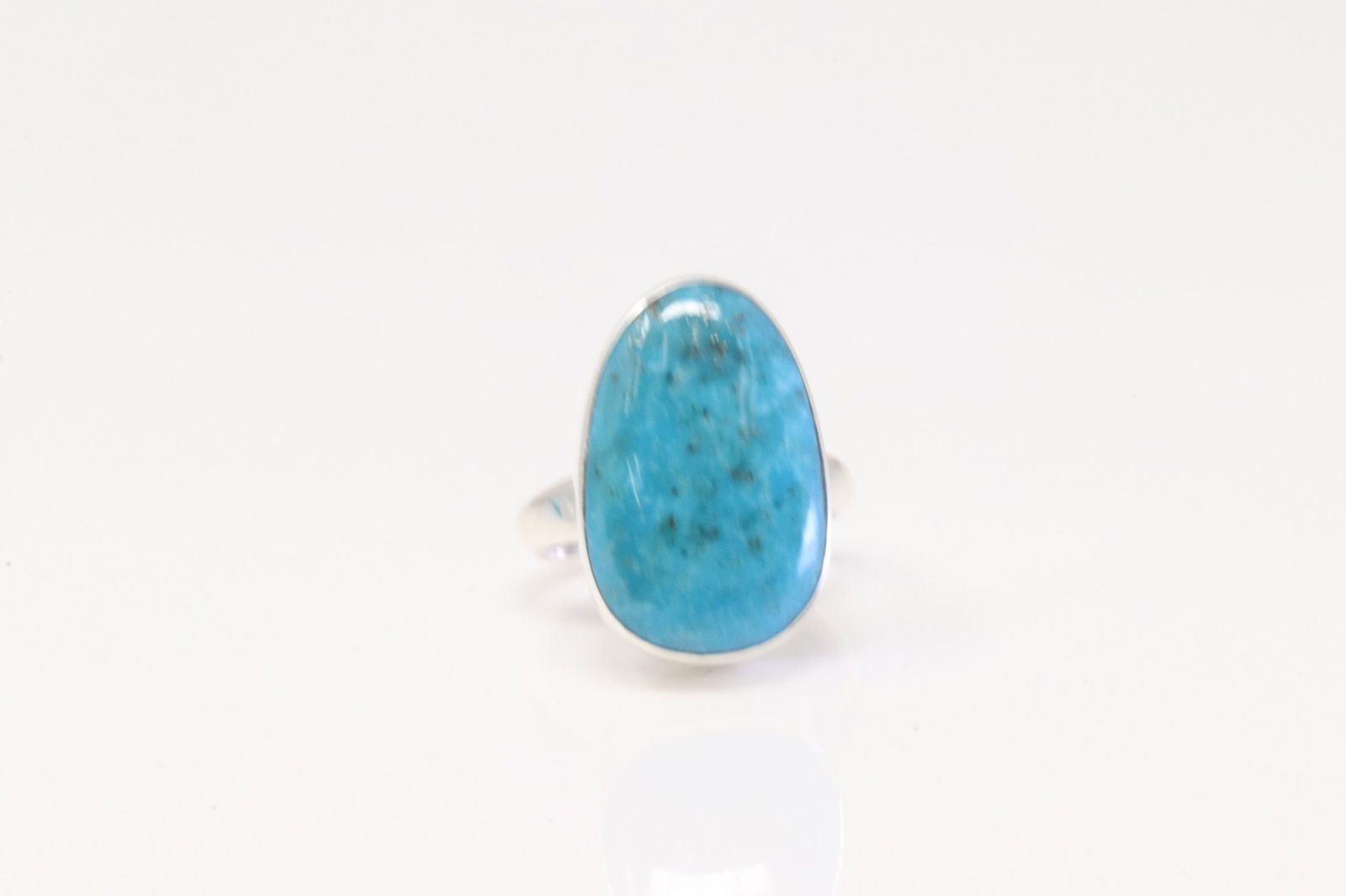Native America Navajo Sterling Silver Turquoise Ring. (1 of 4)