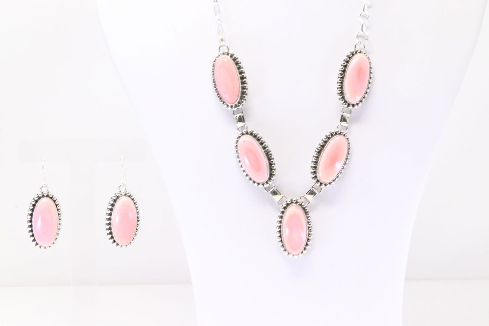 Native America Navajo Sterling Silver Pink Conch Shell Necklace & Earring's Set By Mary Ann Spencer. (1 of 6)