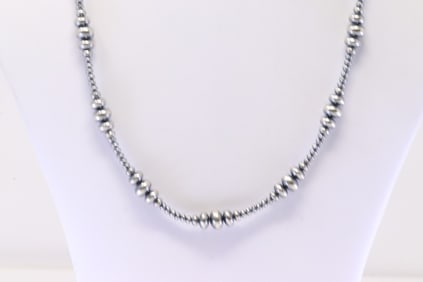 Native America Navajo Sterling Silver Pearl Beaded Necklace.