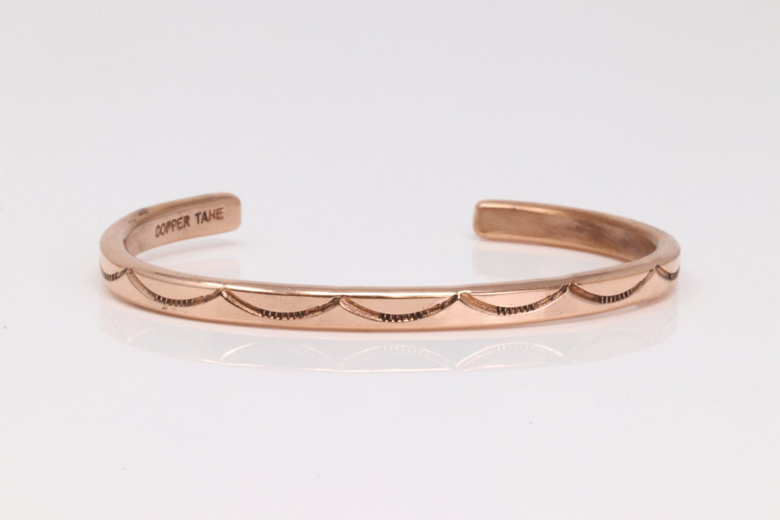Native America Navajo Copper Bracelet Cuff By Elaine Tahe.: This is a Native America Navajo Copper Bracelet Cuff By Elaine Tahe.