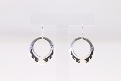 Native America Navajo Sterling Silver Dangling Earring's By T&R Singer.