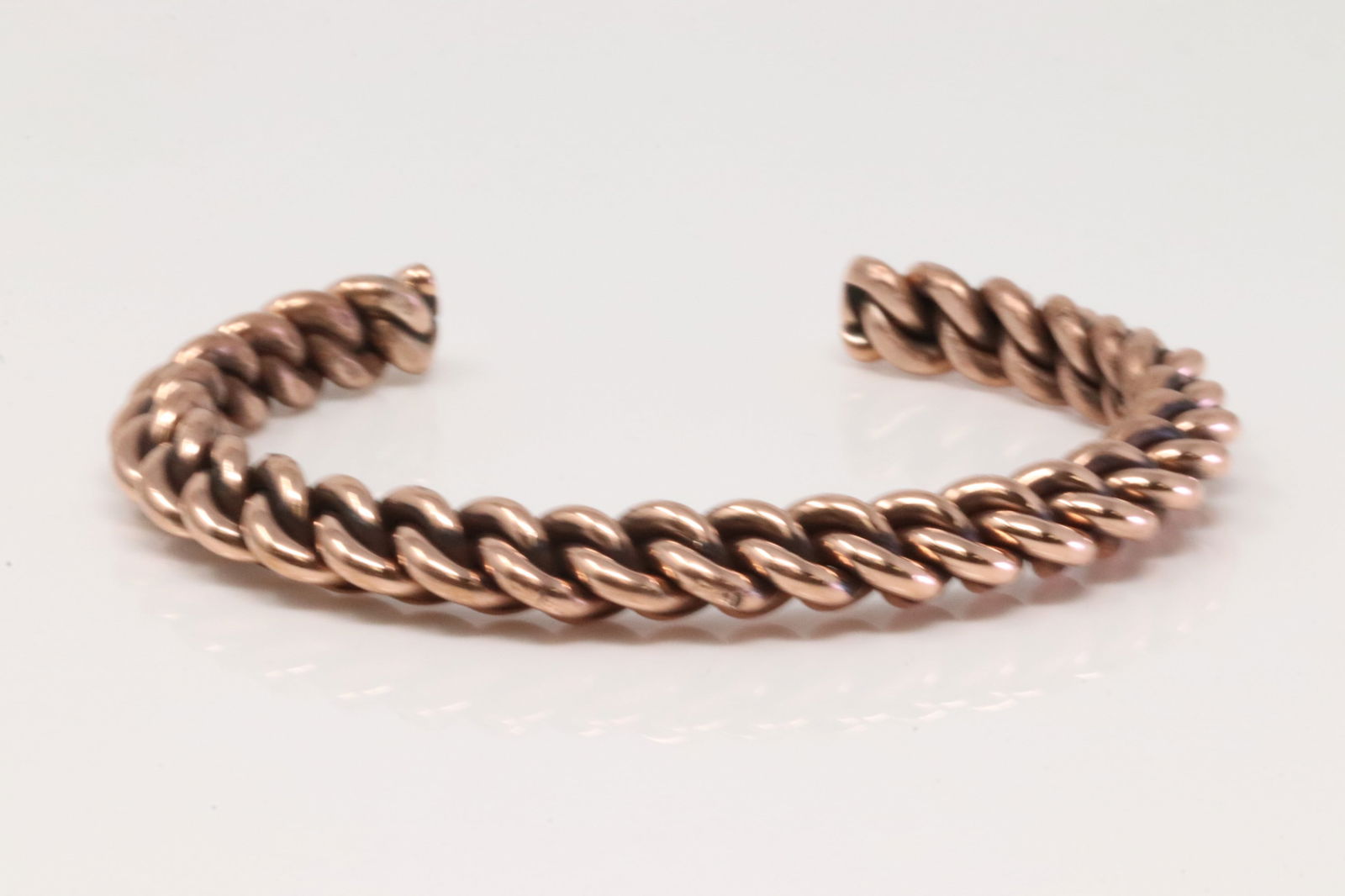 Native America Navajo Copper Bracelet Cuff By Elaine Tahe.: This is a Native America Navajo Copper Bracelet Cuff By Elaine Tahe.