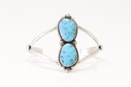 Native America Navajo Sterling Silver Kingman Turquoise  Bracelet Cuff By Alfred Martinez.
