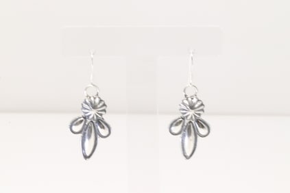 Native America Navajo Sterling Silver Dangling Earring's By Ryntanna Yazzie.