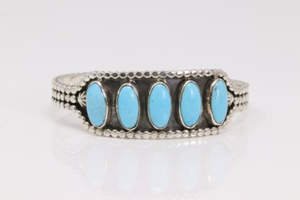 Native America Navajo Sterling Silver Turquoise Bracelet Cuff.
