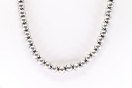 Native America Navajo Sterling Silver Pearl Beaded Necklace.