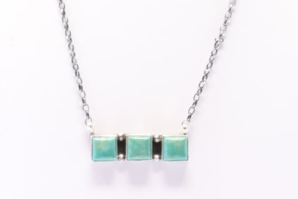 Native America Navajo Sterling Silver Kingman Turquoise Necklace By Alfred Martinez.