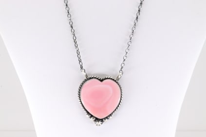 Native America Navajo Sterling Silver Pink Conch Shell Heart Necklace By Augustine Largo.