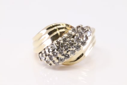 14Kt Yellow Gold Diamond Ring.