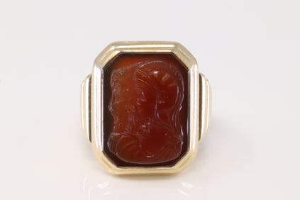 14Kt Yellow Gold Carnelian Ring.