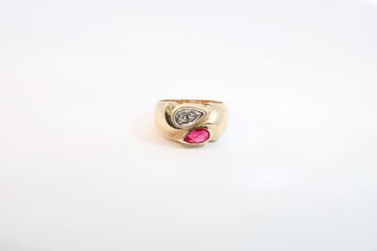 Ruby & Diamond 14Kt Gold Ring.