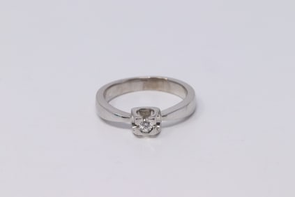 18kt White Gold Diamond Ring