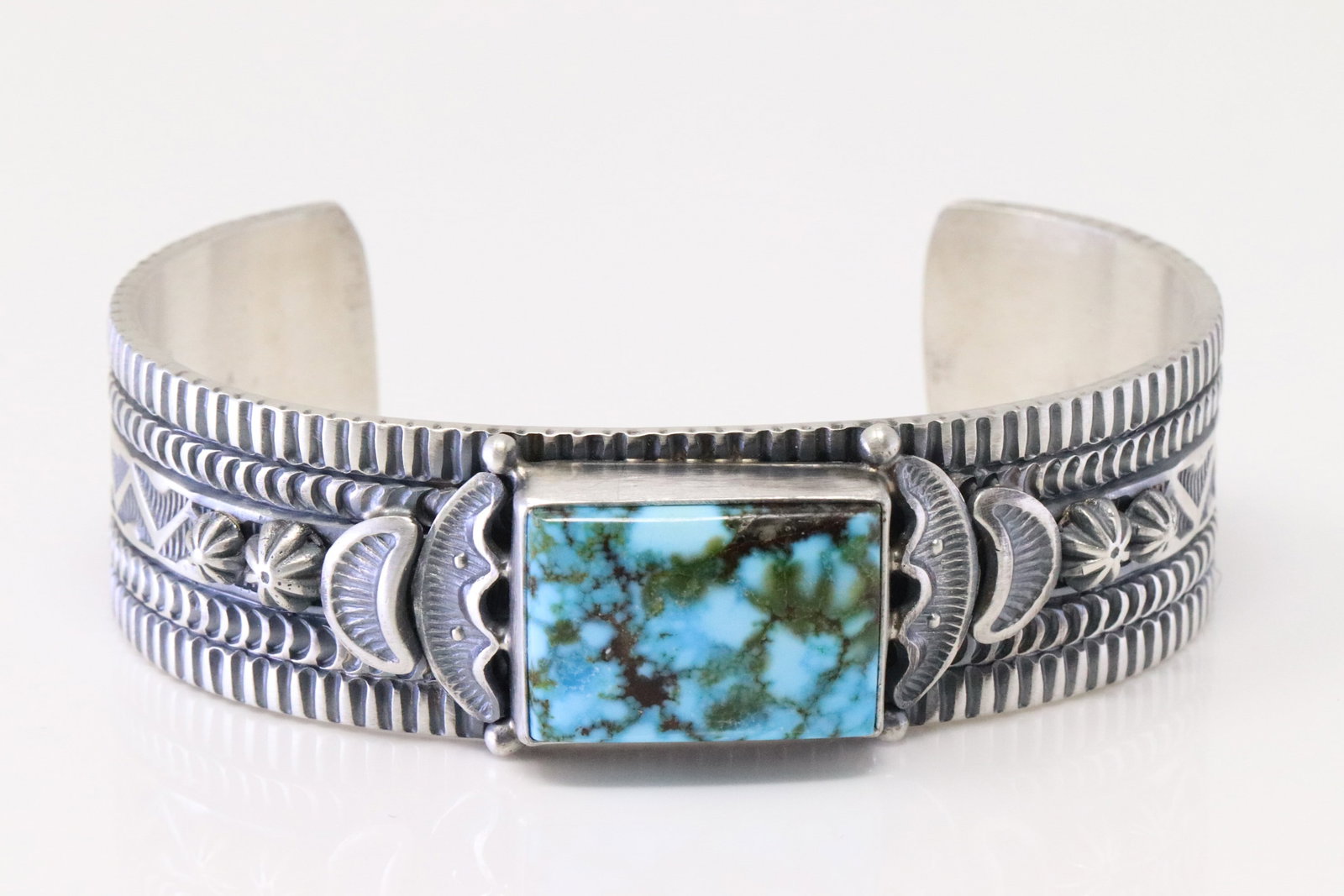 Native America Navajo Sterling Silver Kingman Turquoise Bracelet By R.H.B.: This is a Native America Navajo Sterling Silver Kingman Turquoise Bracelet By R.H.B.