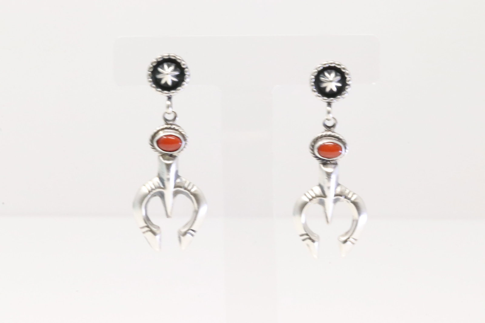 Native America Navajo Sterling Silver Coral Naja Post / Dangling Earring's By Gary Shorty.: This is a Native America Navajo Sterling Silver Coral Naja Post / Dangling Earring's By Gary Shorty.