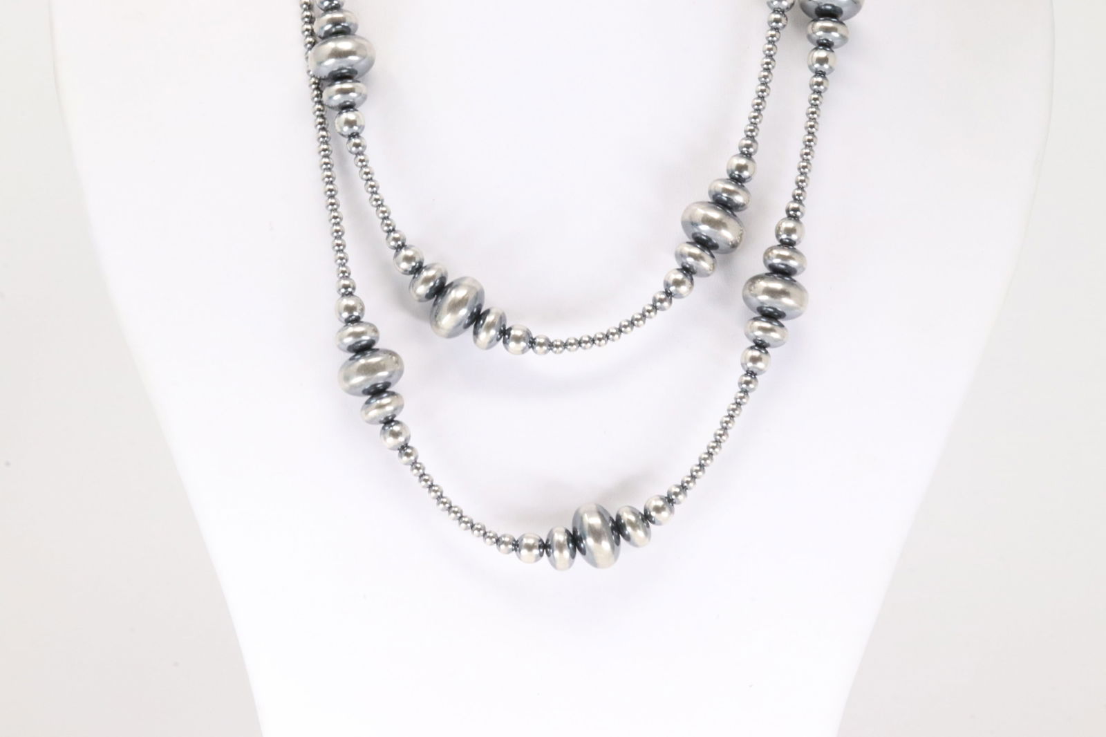 Native America Navajo Sterling Silver Pearl Beaded Necklace. (1 of 4)