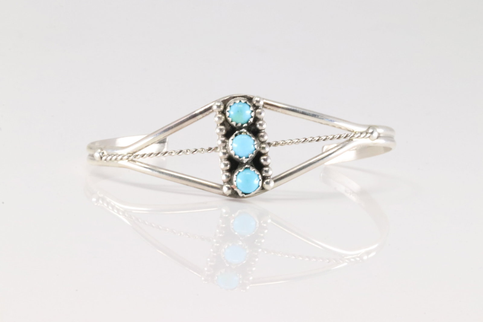 Native America Navajo Sterling Silver Turquoise Baby Bracelet.: This is a Native America Navajo Sterling Silver Turquoise Baby Bracelet.