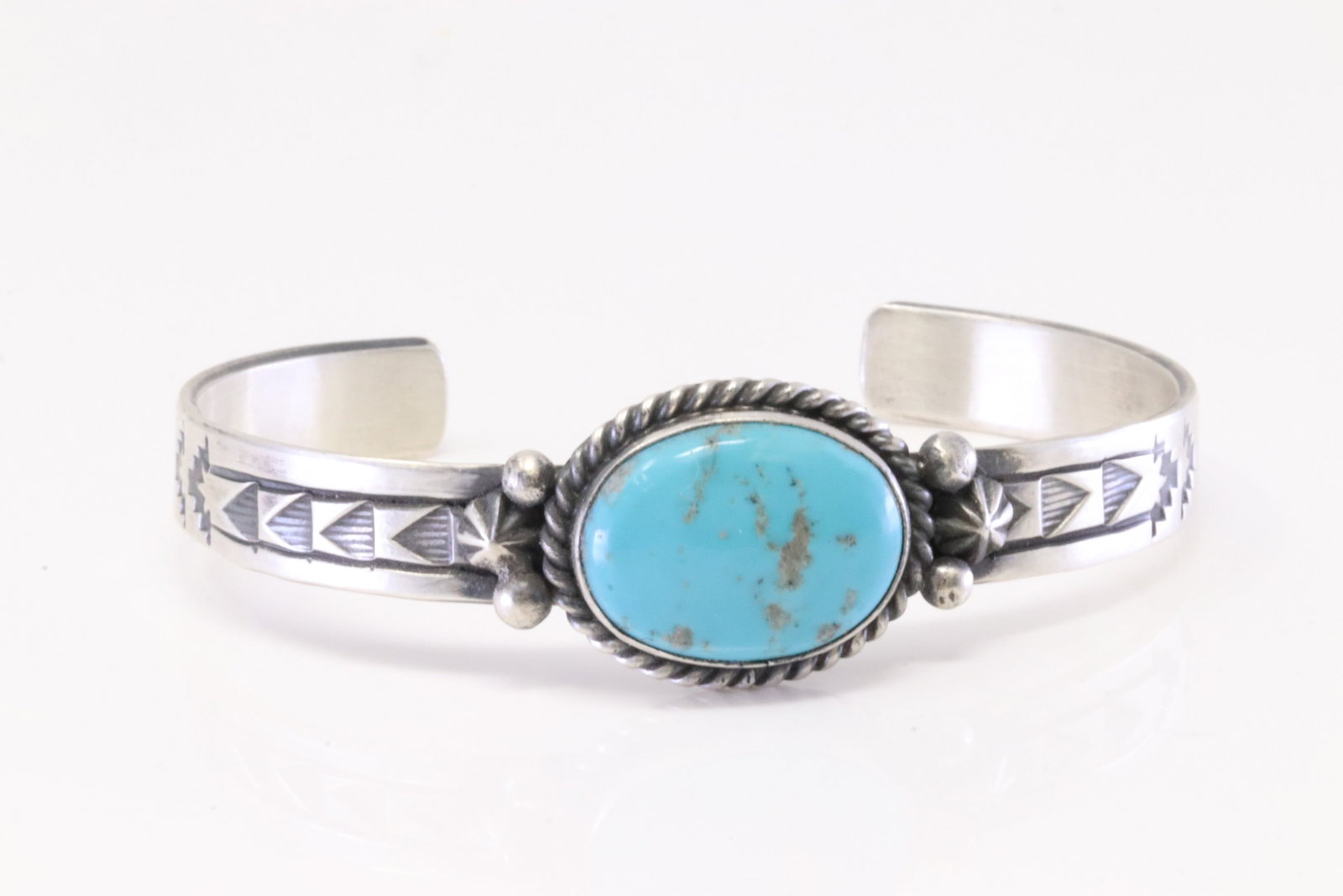 Native America Navajo Sterling Silver Kingman Turquoise Bracelet By Rick Enriquez.: This is a Native America Navajo Sterling Silver Kingman Turquoise Bracelet By Rick Enriquez.