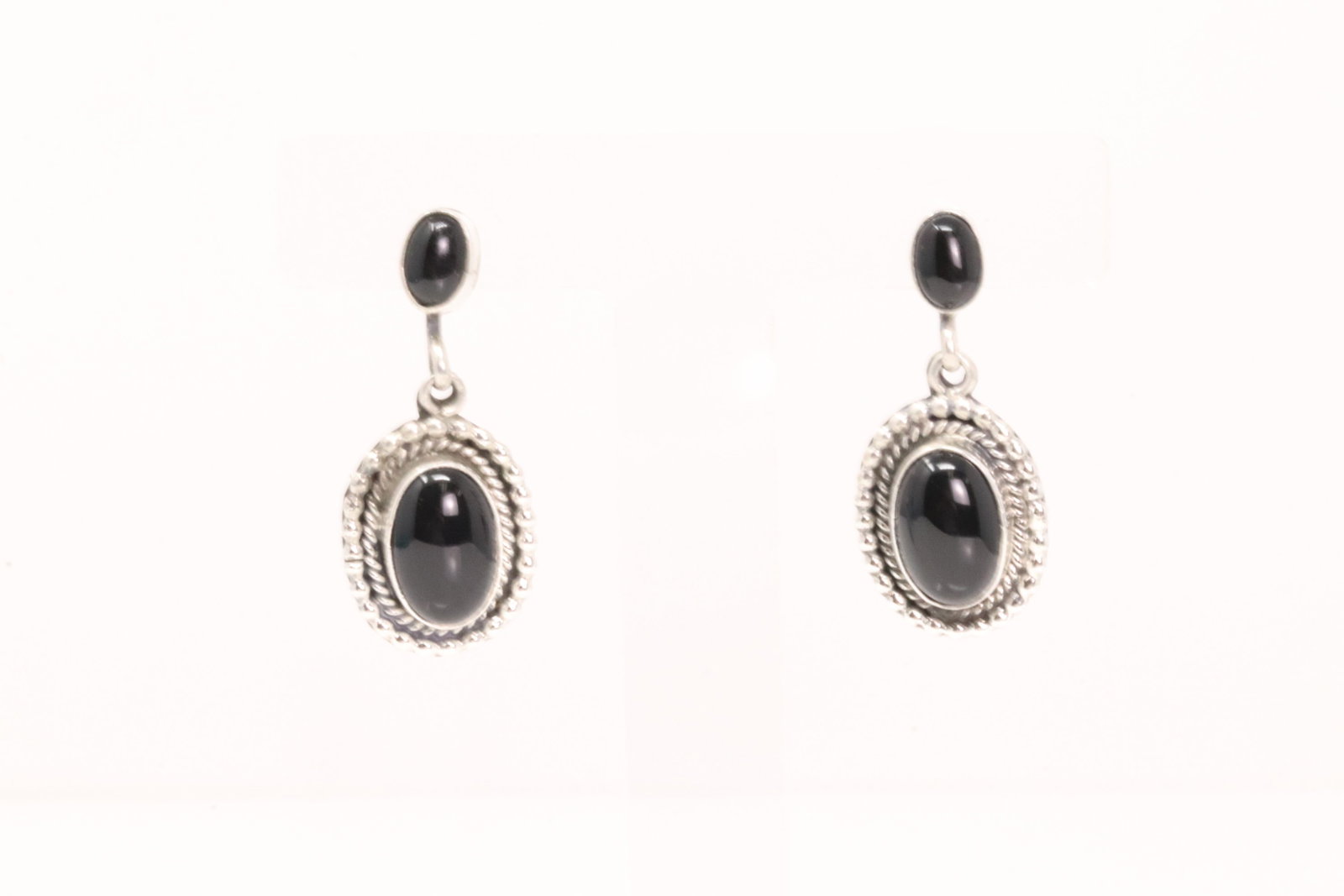 Native America Navajo Sterling Silver Black Onyx Post / Dangling Earring's By Verley Betone.: This is a Native America Navajo Sterling Silver Black Onyx Post / Dangling Earring's By Verley Betone.