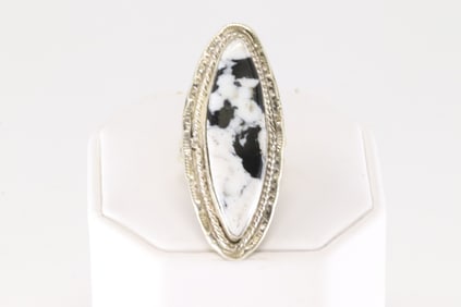 Native America Navajo Sterling Silver Synthetic White Buffalo Ring.