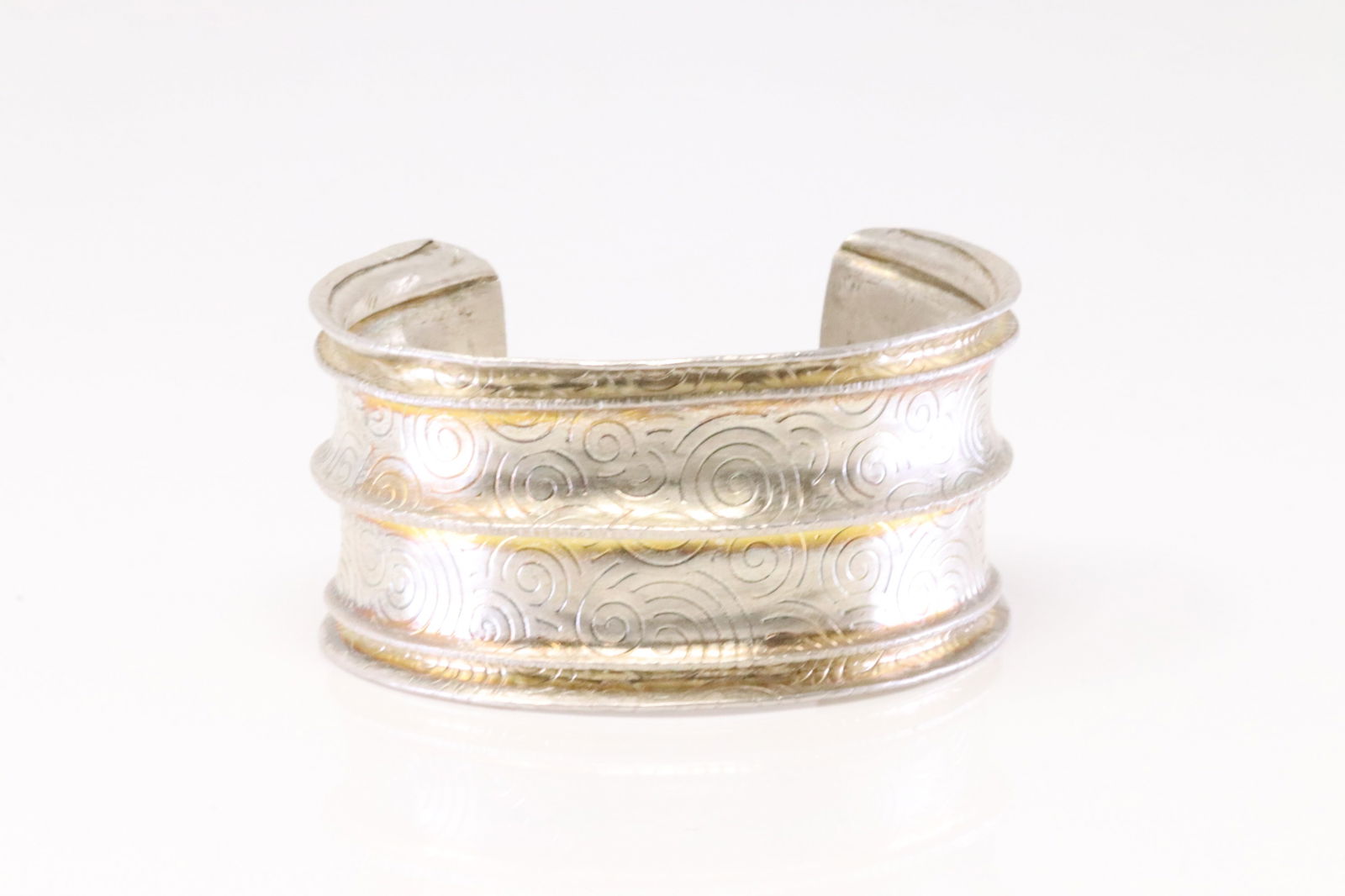 Native America Zuni Sterling Silver Solid Bracelet By Carlton Jamon. (1 of 4)