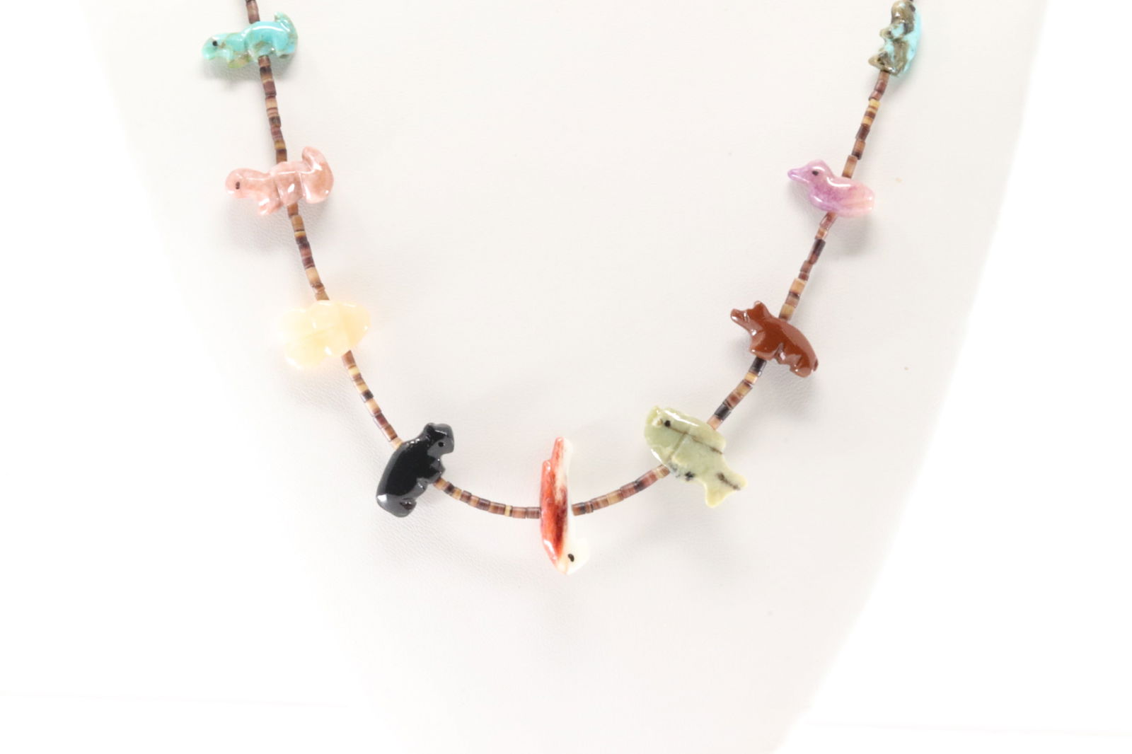 Native America Zuni Sterling Silver Multi-Color Animal Fetish Carven Necklace. (1 of 4)