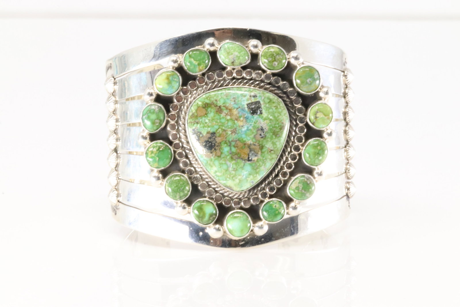 Native America Navajo Sterling Silver Sonora Gold Turquoise Bracelet Cuff By Tom Lewis.: This is a Native America Navajo Sterling Silver Sonora Gold Turquoise Bracelet Cuff By Tom Lewis. Total weight: 99.10 Grams.