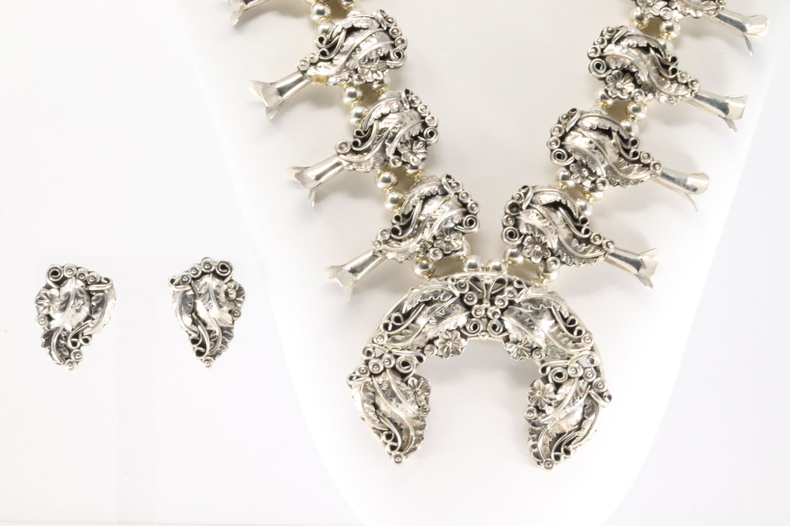 Native America Navajo Sterling Silver Flower Squash Blossom Necklace & Earring's Set By Harry (1 of 7)