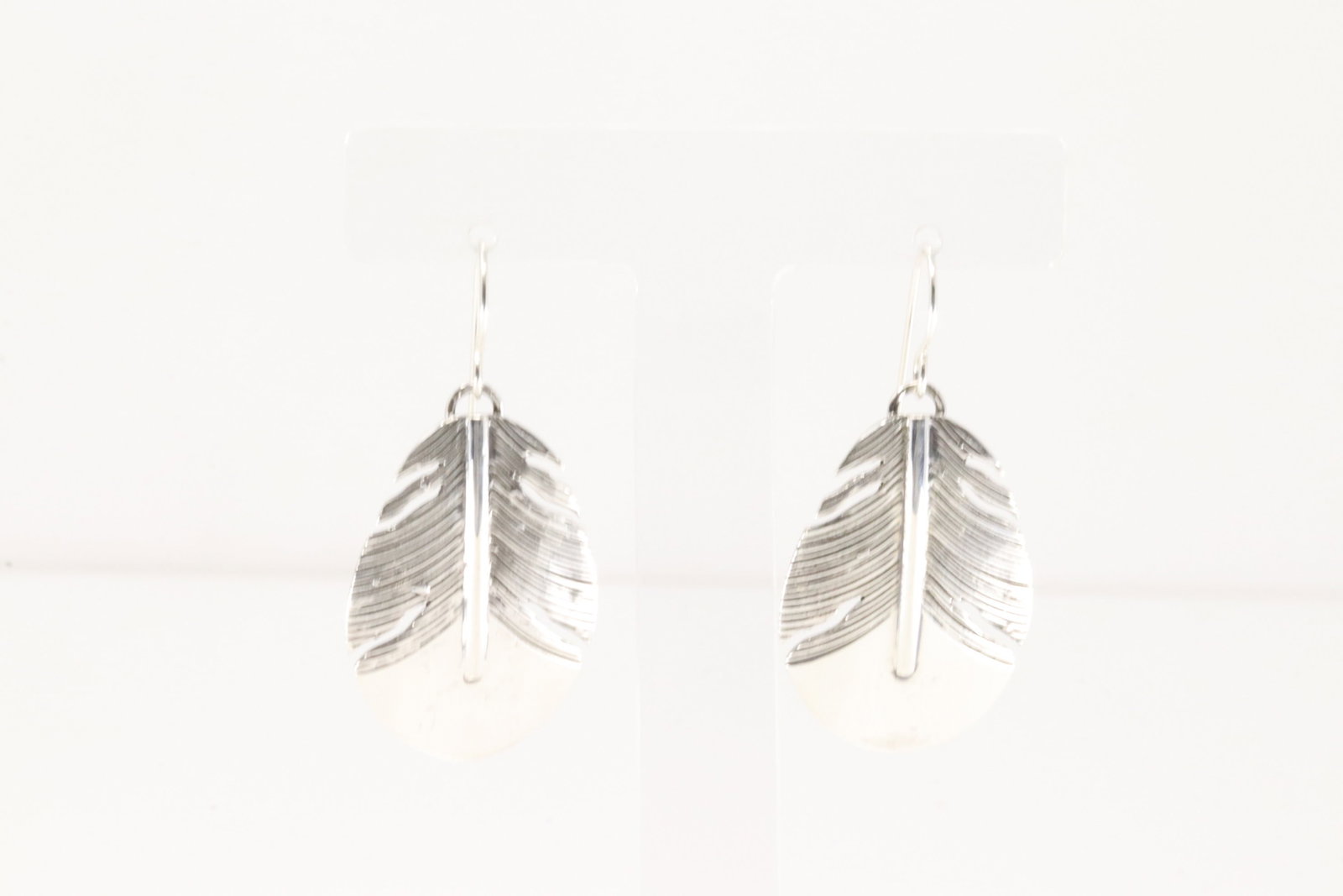 Native America Navajo Sterling Silver Feather Dangling Earring's.: This is a Native America Navajo Sterling Silver Feather Dangling Earring's.