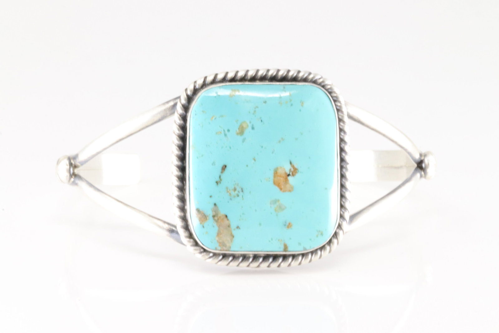 Native America Navajo Sterling Silver Kingman Turquoise Bracelet Cuff By Alfred Martinez.: This is a Native America Navajo Sterling Silver Kingman Turquoise Bracelet Cuff By Alfred Martinez.