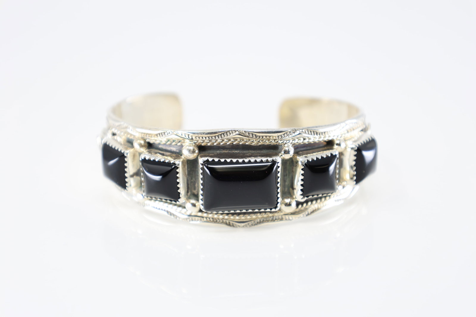 Native America Navajo Sterling Silver Black Onyx Bracelet Cuff By Davey Morgan.: This is a Native America Navajo Sterling Silver Black Onyx Bracelet Cuff By Davey Morgan.