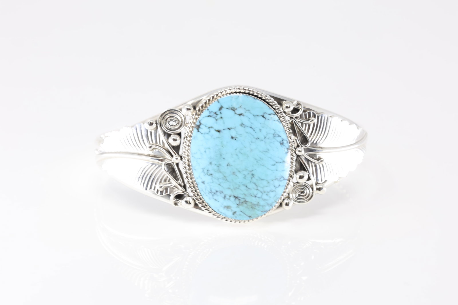 Native America Navajo Sterling Silver Turquoise Bracelet Cuff By Gilbert Smith.: This is a Native America Navajo Sterling Silver Turquoise Bracelet Cuff By Gilbert Smith.