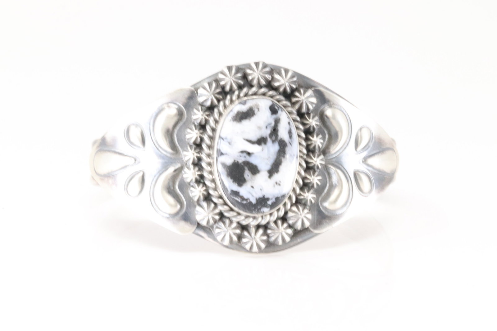 Native America Navajo Sterling Silver White Buffalo Bracelet Cuff By Ray Delgarito.: This is a Native America Navajo Sterling Silver White Buffalo Bracelet Cuff By Ray Delgarito.