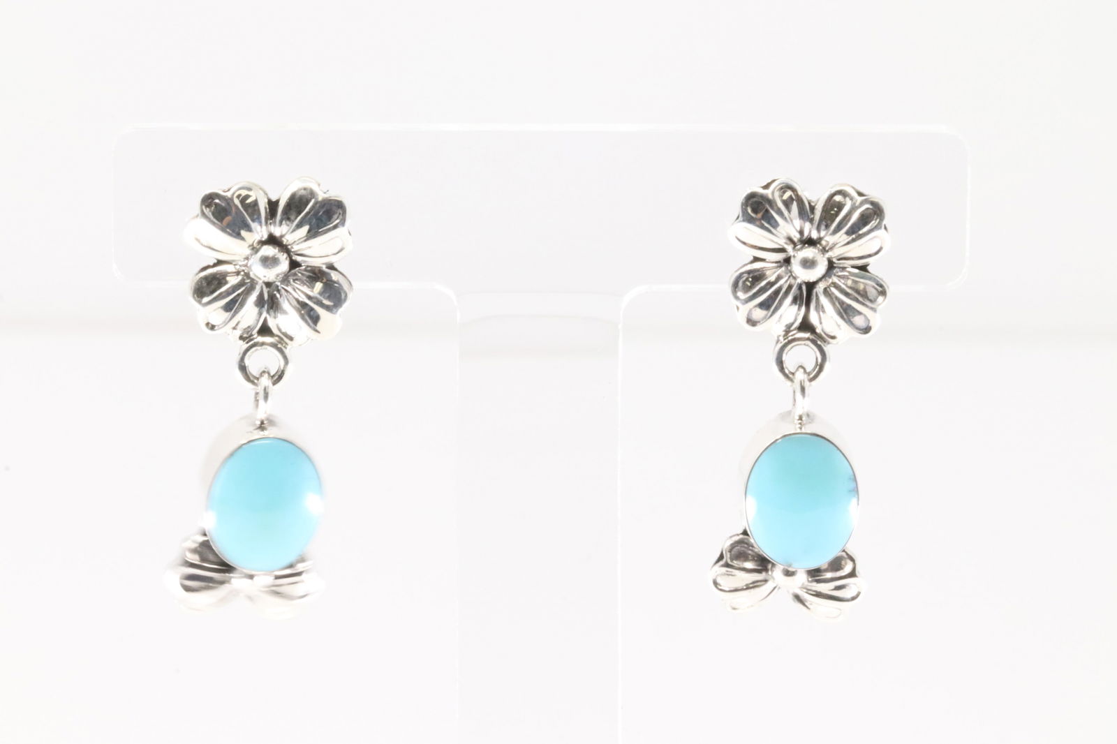 Native America Navajo Sterling Silver Turquoise Post / Dangling Earring's By Mike Smith.: This is a Native America Navajo Sterling Silver Turquoise Post / Dangling Earring's By Mike Smith.