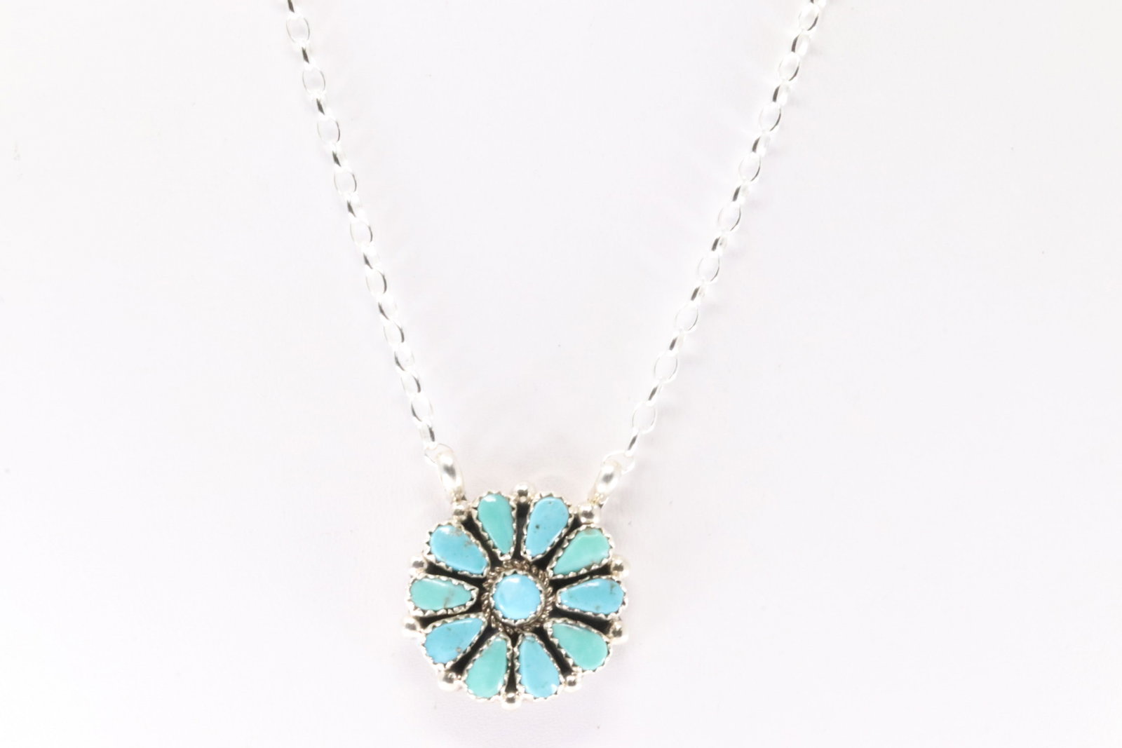 Native America Navajo Sterling Silver Kingman Turquoise Necklace By Alicia Wilson.: This is a Native America Navajo Sterling Silver Kingman Turquoise Necklace By Alicia Wilson. Necklace length: 16.00"