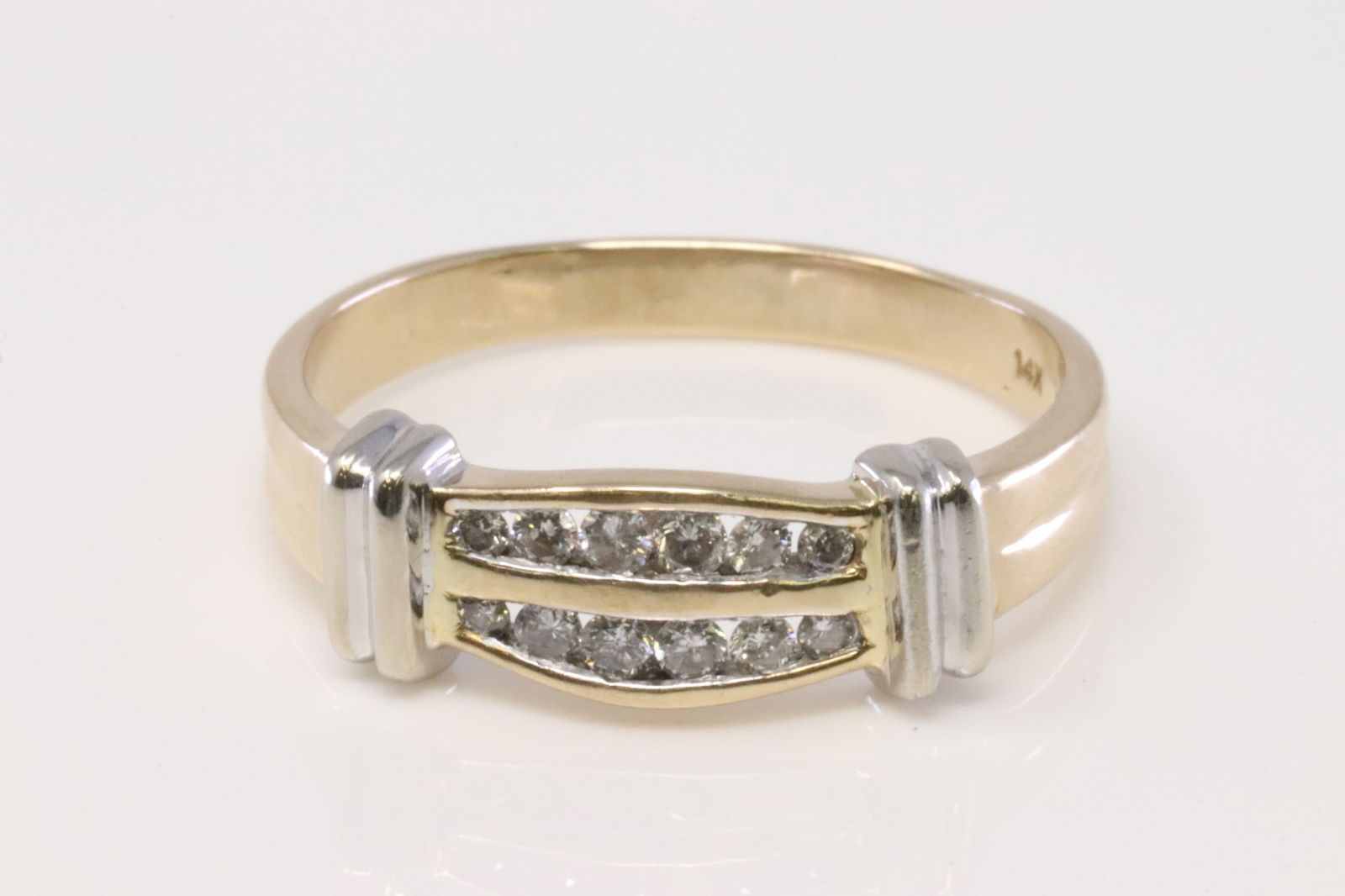 14Kt Yellow Gold Diamond Ring. (1 of 4)