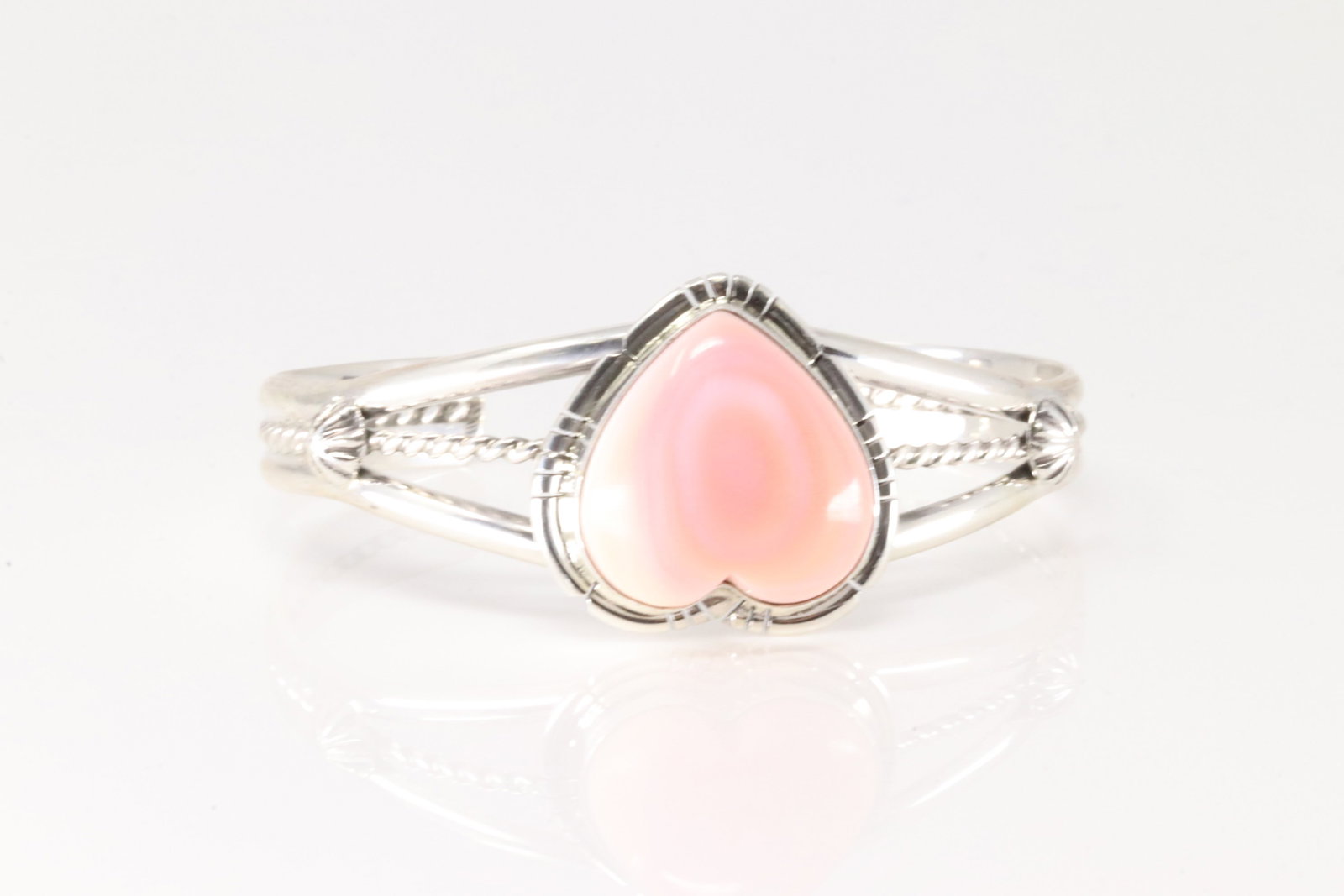 Native America Navajo Sterling Silver Pink Conch Heart Bracelet Cuff By S.E.: This is a Native America Navajo Sterling Silver Pink Conch Heart Bracelet Cuff By S.E.