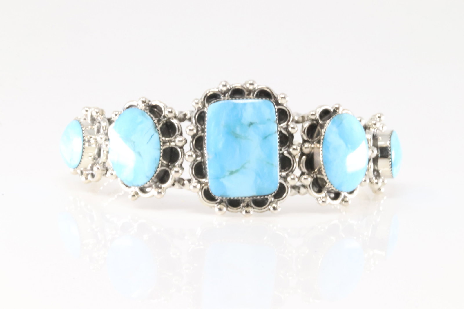 Native America Navajo Sterling Silver Kingman Turquoise Bracelet Cuff By Sheena Jack.: This is a Native America Navajo Sterling Silver Kingman Turquoise Bracelet Cuff By Sheena Jack.