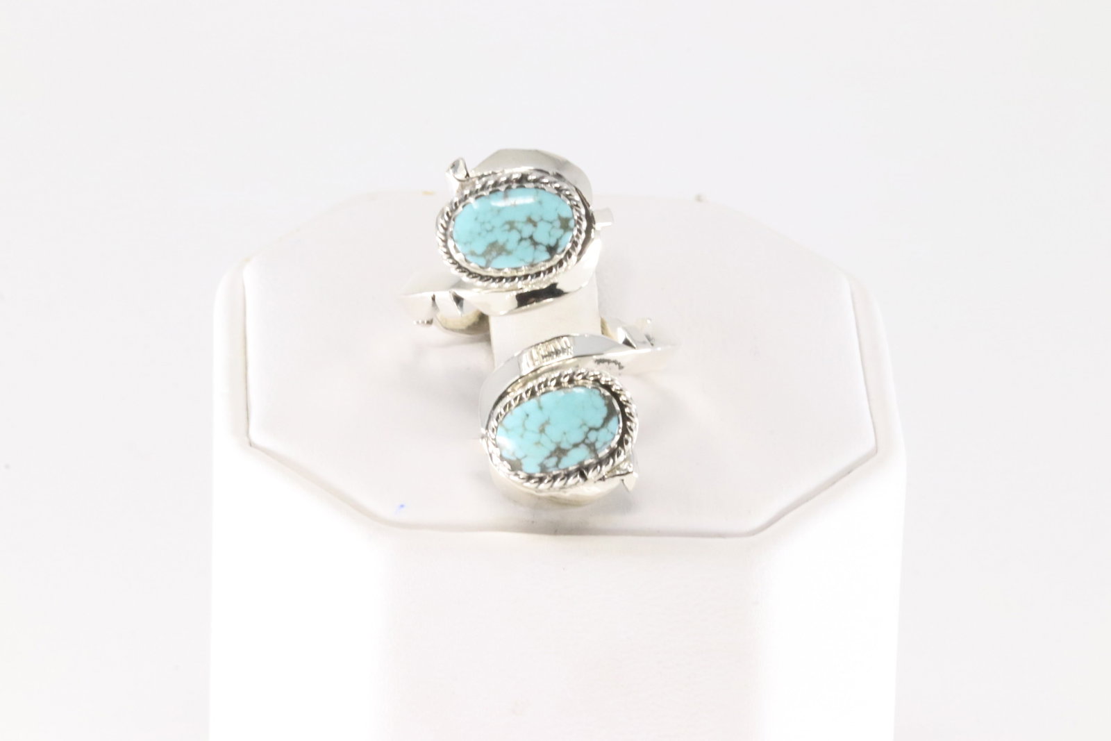 Native America Navajo Sterling Silver Turquoise Ring 2 Stone By Sheena Jack.: This is a Native America Navajo Sterling Silver Turquoise Ring 2 Stone By Sheena Jack. Ring size: 9.00.
