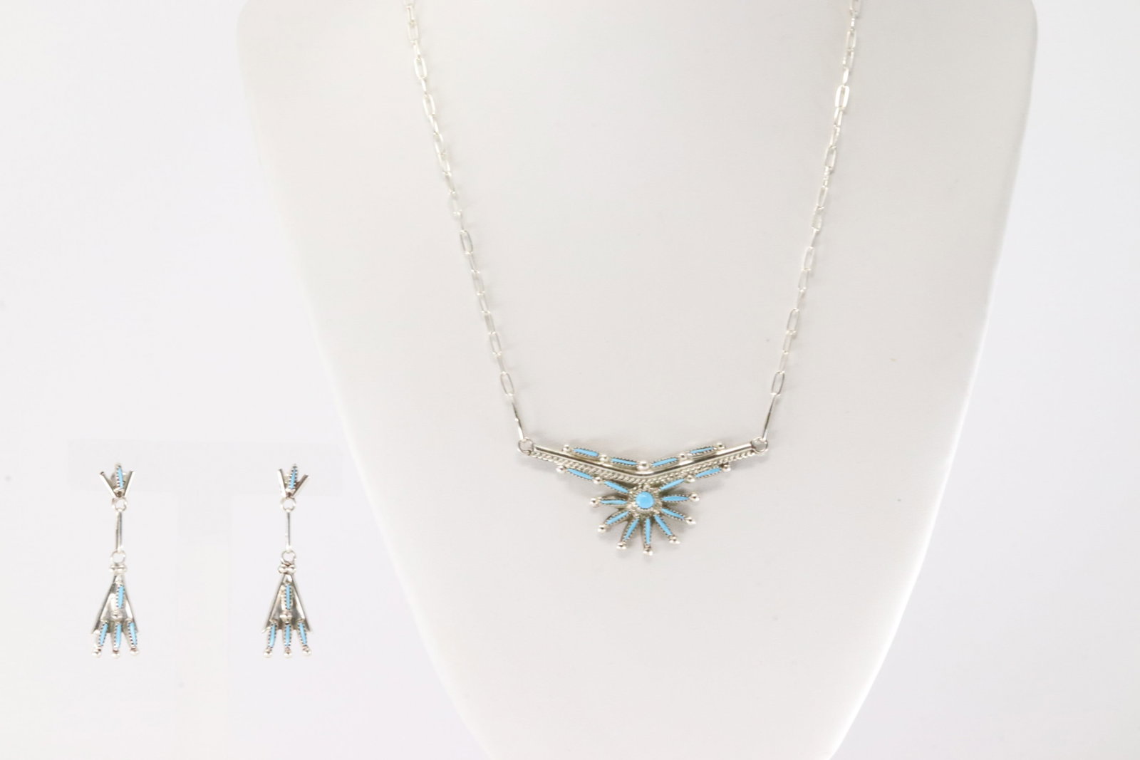Native America Zuni Sterling Silver Turquoise Necklace & Earring's Set By R.C.: This is a Native America Zuni Sterling Silver Turquoise Necklace & Earring's Set By R.C. Necklace length: 18.00"