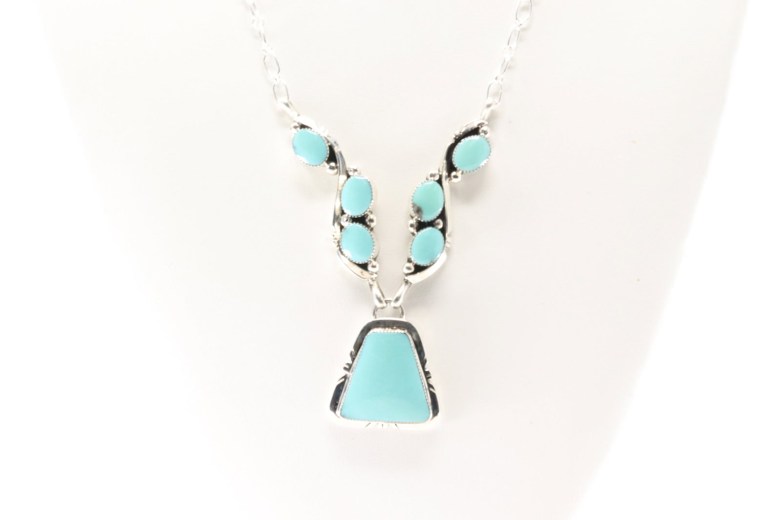 Native America Navajo Sterling Silver Turquoise Necklace By Phyllis A Smith.: This is a Native America Navajo Sterling Silver Turquoise Necklace By Phyllis A Smith. Necklace length: 20.00"
