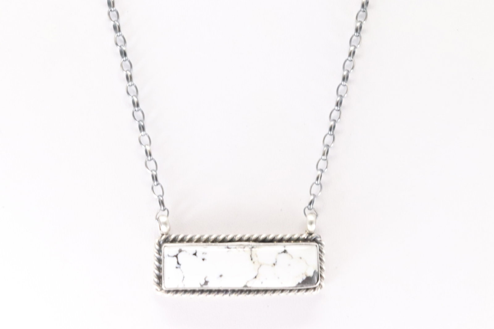 Native America Navajo Sterling Silver White Buffalo Necklace By Alfred Martinez.: This is a Native America Navajo Sterling Silver White Buffalo Necklace By Alfred Martinez. Necklace length: 16.00"