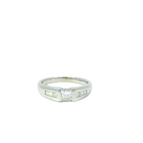 14KT White Gold Diamond Ring