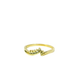 14KT Gold Diamond with Leaf Design Ring