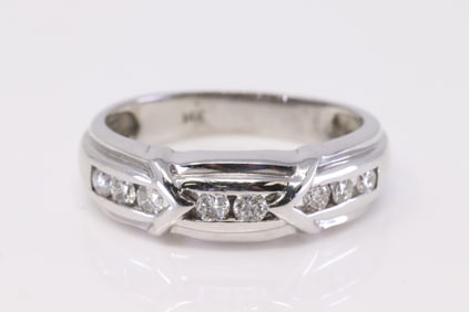 14Kt White Gold Diamond Ring.