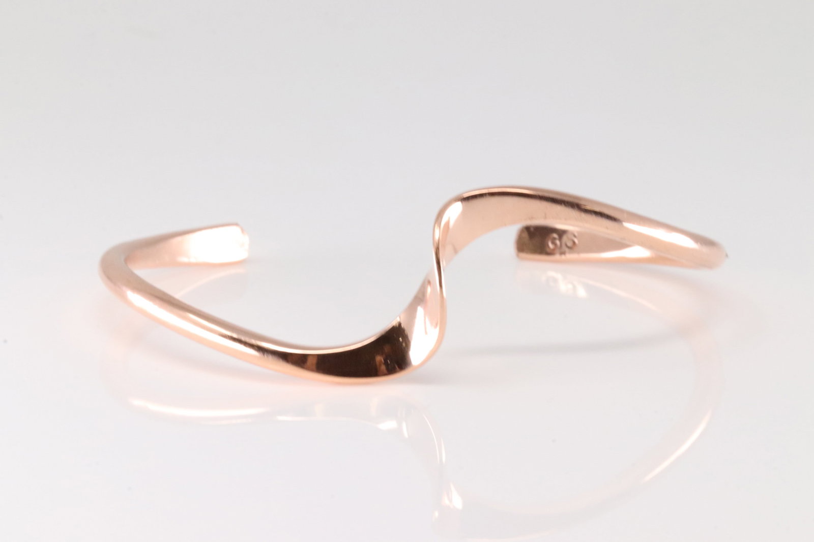 Native America Navajo Copper Bracelet Cuff By Gerald & Yolanda Skeets.: This is a Native America Navajo Copper Bracelet Cuff By Gerald & Yolanda Skeets.