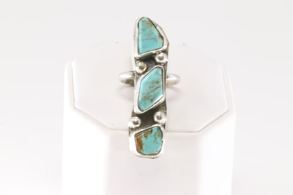 Native America Zunio Sterling Silver Kingman Turquoise Ring By Jude Candelaria.
