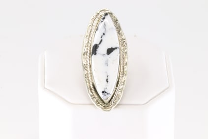 Native America Navajo Sterling Silver Syntehtic White Buffalo Ring.